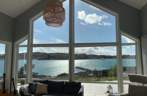 Steinsland Cottage | Exclusive summer house with jacuzzi and a wonderful panoramic sea view