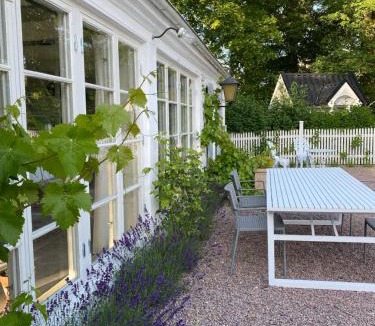 Norra Mellby Villa | Exklusivt romantiskt gästhus på anrik prästgård
