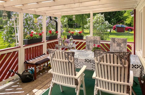 Sala House | Experience an idyllic location near the lake Ljömsebosjön