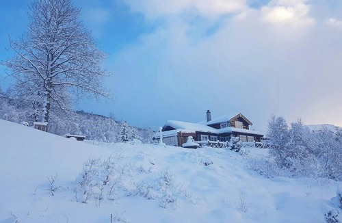 Oppdal House | Experience genuine cabin charm in log cabin