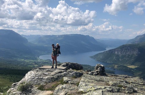 Vestre Slidre Apartment | Experience Jotunheimen from Vevstogo - sauna with a view and eco living in an old school building