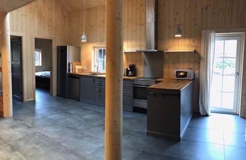 Vaxtorp House | Experience Nordic Charm and Comfort in Our Luxurious Cabin. Pet friendly