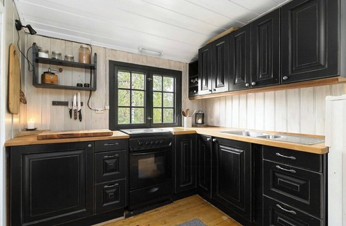 Flesberg House | Experience the simple life in this nature cabin
