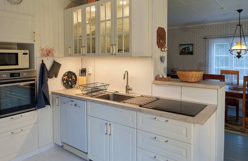 Grasmark House | Fäbron Traditional Swedish house for 6 people right next to a river.