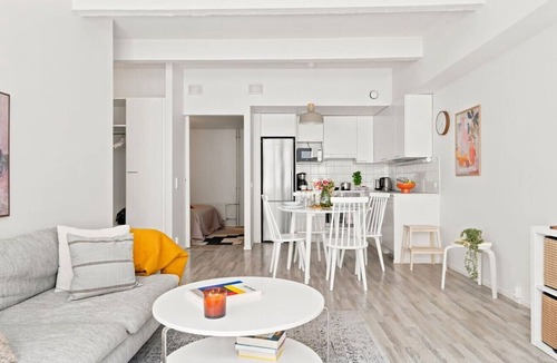 Hietalahti Apartment | Factory Loft | Historic Building | Kamppi | Bright
