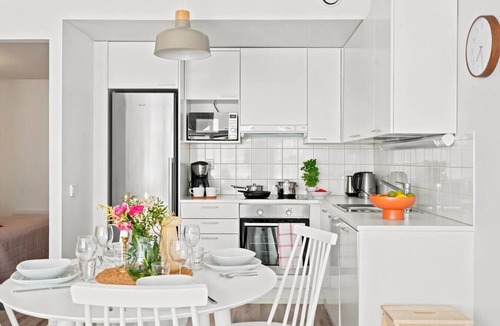 Hietalahti Apartment | Factory Loft | Historic Building | Kamppi | Bright