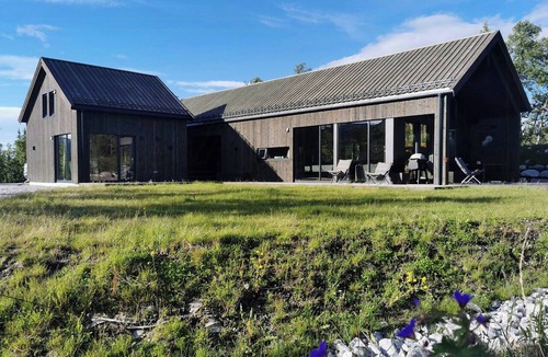 Vikberget House | Family cabin with annexe in Haglebu