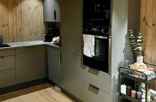 Tørdal House | Family cabin with dual kitchen in Gautefall