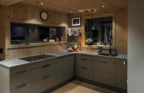 Tørdal House | Family cabin with dual kitchen in Gautefall