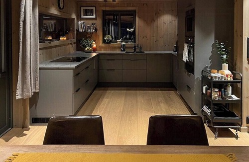 Tørdal House | Family cabin with dual kitchen in Gautefall