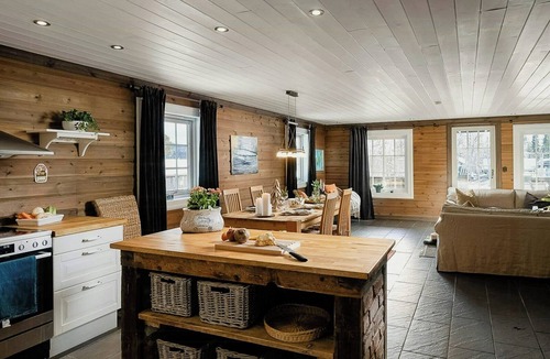 Kamben House | Family cabin with shelter by Lake Gautetjern
