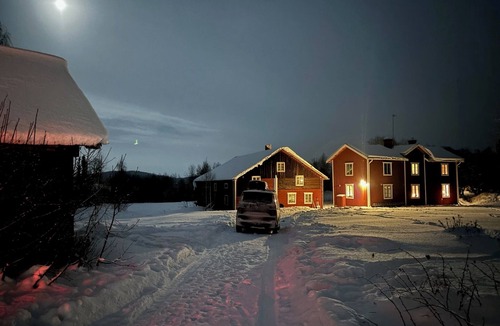 Bjuraker House | Family country house near a lake