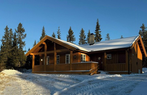 Lillehammer House | Family-friendly cabin in Nordseter near ski trails