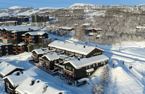 Beitostolen Apartment | Family-Friendly Retreat With Fireplace And Balcony