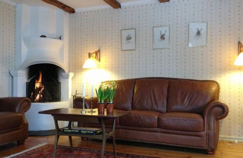 Marieholmsbruk Ski Chalet | Family Friendly Cottage by the Lake in Småland – Perfect for Large Groups SE06078