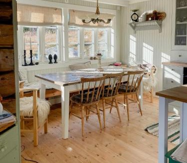 Sor-Aurdal House | Family-Friendly Seter Cabin Near Makalaus Peak
