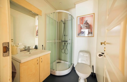 Bergen City Centre Apartment | Family-Friendly Spacious 4BR near Downtown & Ocean