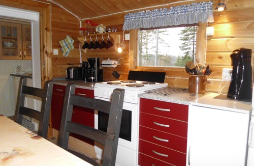 Dals-Ed S House | Family-friendly vacation home with a view of the lake, free Wi-Fi