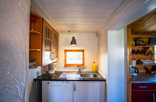 Dals-Ed S House | Family-friendly vacation home with a view of the lake, free Wi-Fi
