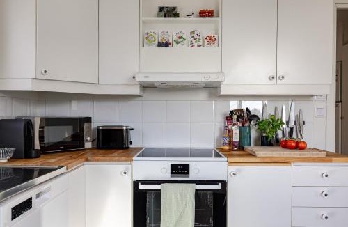 Skaerhamn Villa | Family home near the ocean, with large patio & BBQ