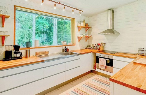 Norrtalje Municipality House | Family house with large plot near the water