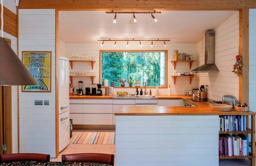 Norrtalje Municipality House | Family house with large plot near the water