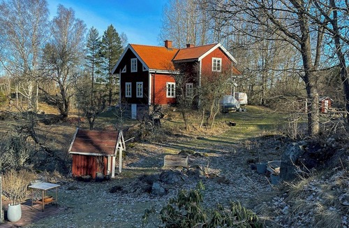 Hogsby House | Farm from the 1840s with bathing lake in Småland