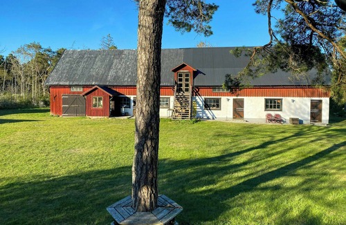Slite House | Farm on Gotland with fruit trees near harbour