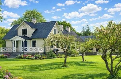 Slite House | Farm on Gotland with fruit trees near harbour