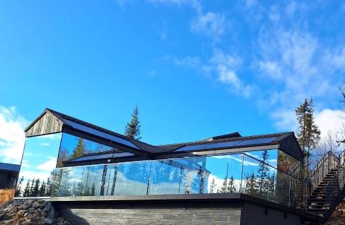 Nord-Aurdal House | Fela Mirror Cabin Designer Hideaway 1000 m Above Sea Level