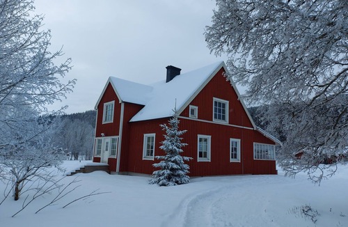 Torsby O House | Ferienhaus auf Großem Grundstück mit Sauna und Hottub