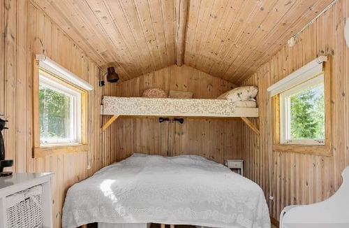 Vase House | Ferienhaus mit Anleger Fürs Eigene Boot am Värnern, Ideal zum Angeln und Baden