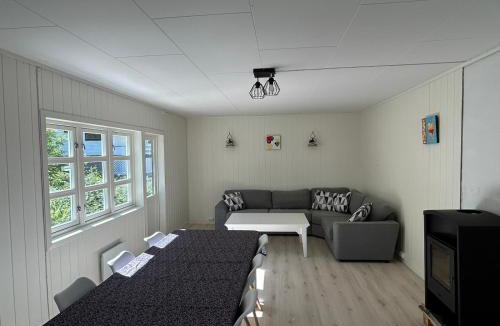 Torsken House | FERRYtale, cozy, spacious house on Senja