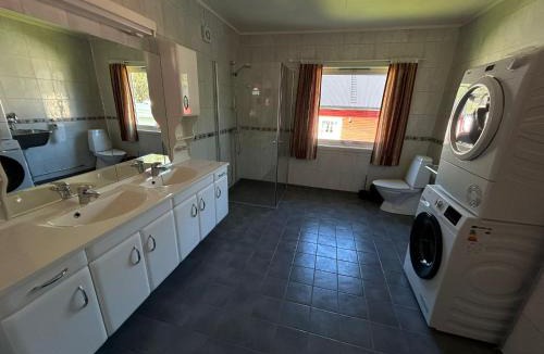 Torsken House | FERRYtale, cozy, spacious house on Senja