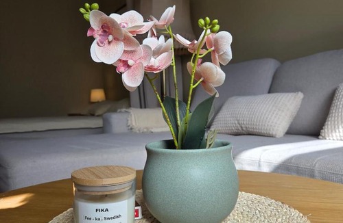 Mosebacke-Storsten Apartment | Fika Retreat, nära strand och natur