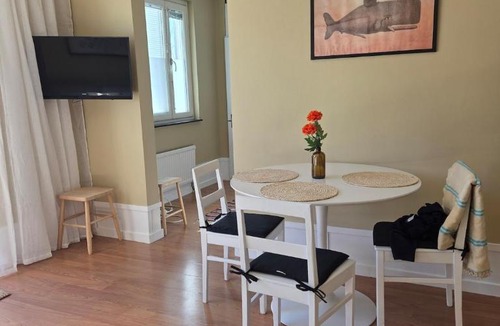 Mosebacke-Storsten Apartment | Fika Retreat, nära strand och natur