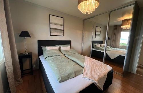 Ulstein Municipality Apartment | Fin leilighet med fjord utsikt