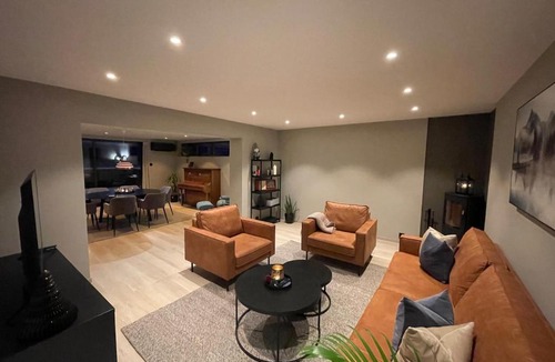 Alesund Apartment | First row to the Sunnmøre Alps!