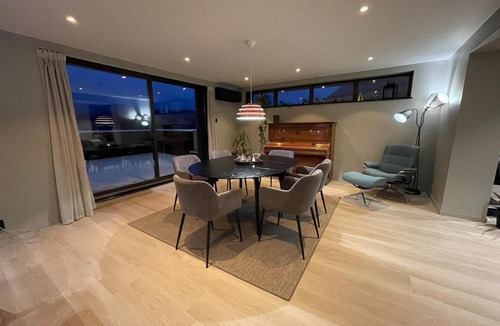 Alesund Apartment | First row to the Sunnmøre Alps!