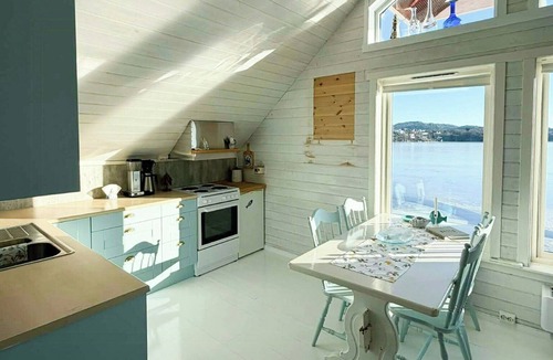 Sveio House | Fisherman's cabin with own quay at Viksefjorden