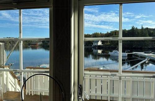 Bomlo House | Fishermen's cabin with sea view