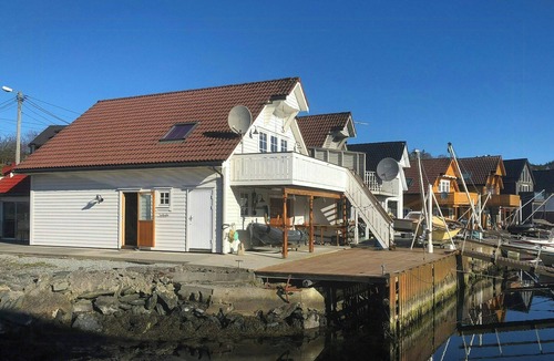 Bomlo House | Fishermen's cabin with sea view