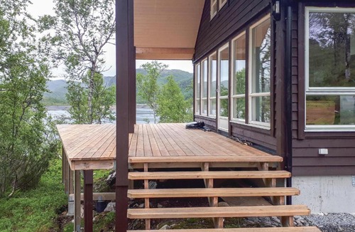Brekke House | Five-Bedroom Holiday Home In Matre