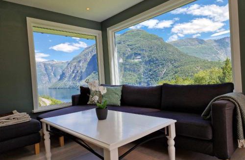 Hellesylt Apartment | Fjellhagen - Geirangerfjord view