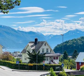 Møre og Romsdal House | Fjord View Apartment