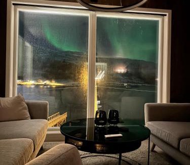 Kvaloya Villa | Fjord View Cabin, Aurora, 30 min Airport
