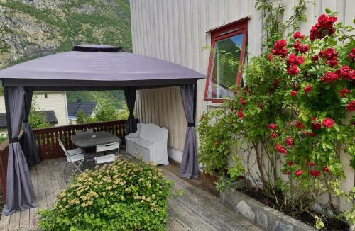Ardalstangen House | FjordNest Årdalstangen with sauna