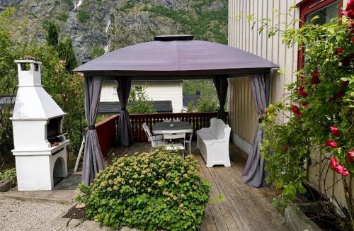 Ardalstangen House | FjordNest Årdalstangen with sauna