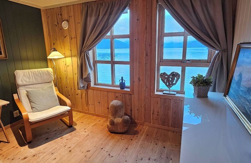 Strandebarm House | Fjordside Boathouse Hardanger