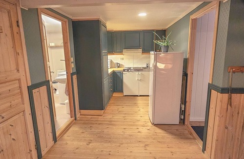 Strandebarm House | Fjordside Boathouse Hardanger